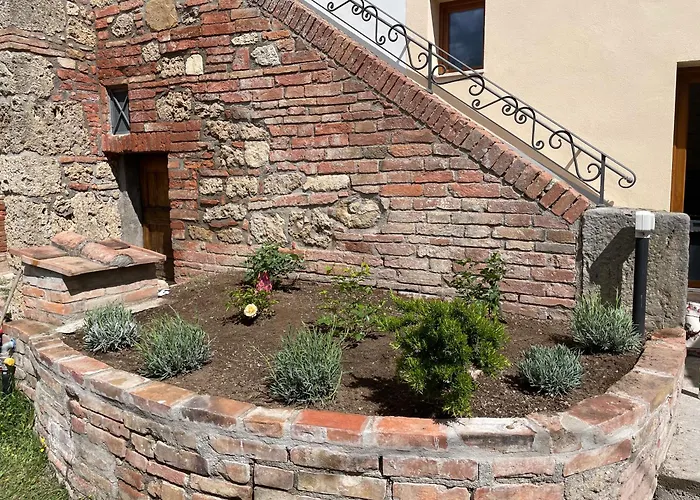 Montevenere 83 *